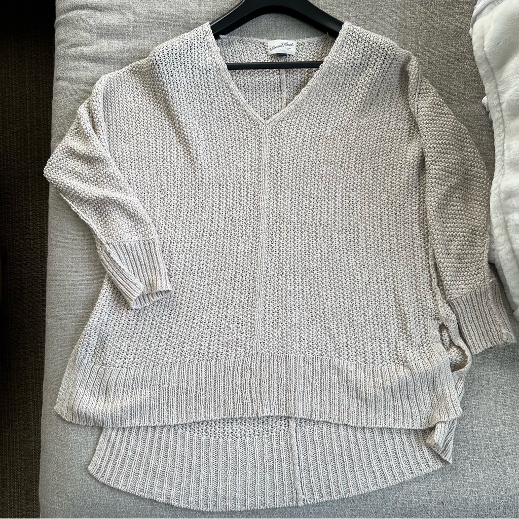 Universal Thread V-Neck Sweater In Light Cream, Large